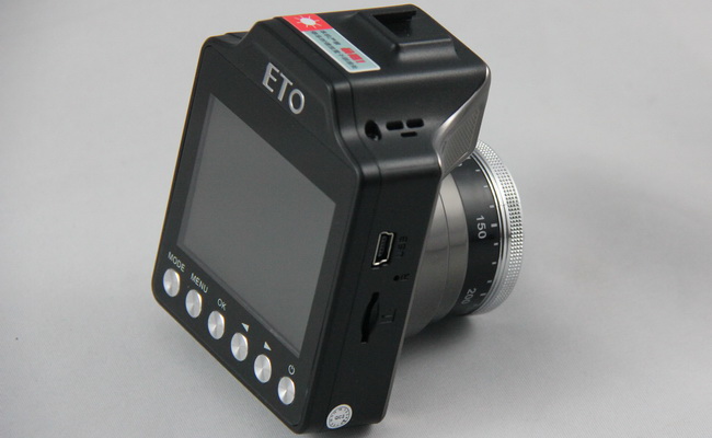 易圖M121預警記錄一體機 易圖M121預警記錄一體機